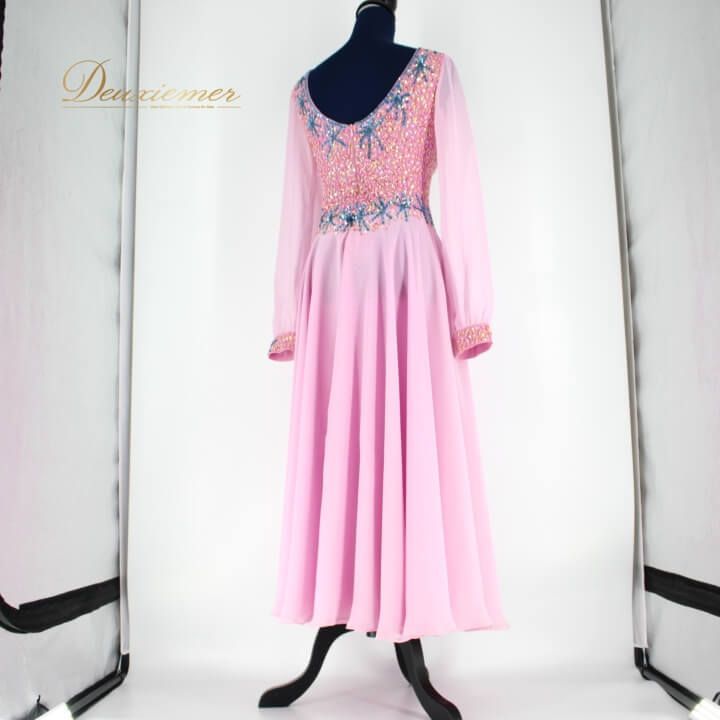 【80％以上割引】 社交ダンス 衣装 ドレス ワンピース レッスンウェア レディース オールシーズン ピンク系 ビジュー スパンコール 長袖 パーティ衣装 Beed point 水色 ブルー系 華やか 上品 スカート 伸縮性 胸パッド ドレス制作 配送商品は通常配送無料。