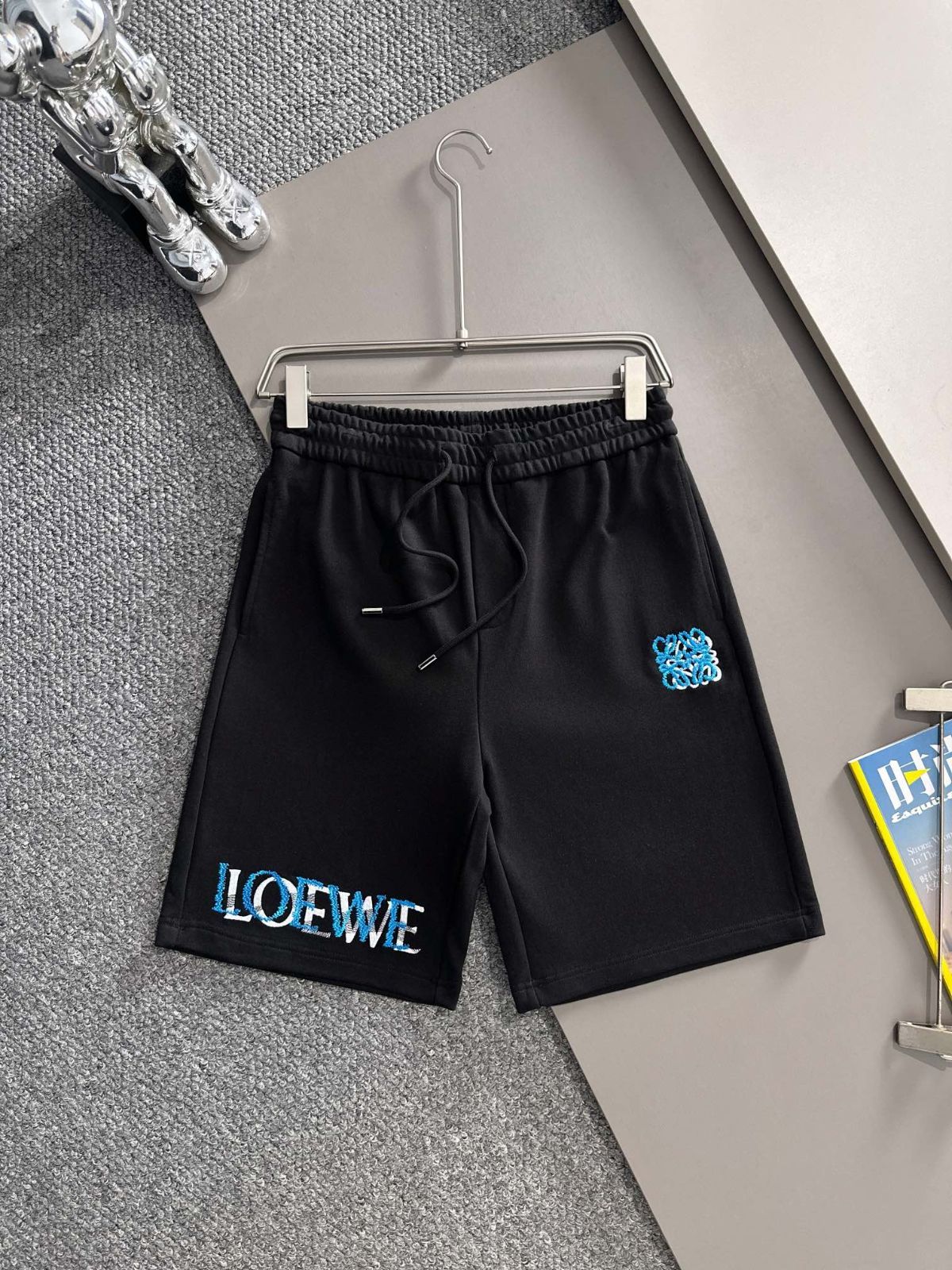LOEWE ブラック ショートパンツ