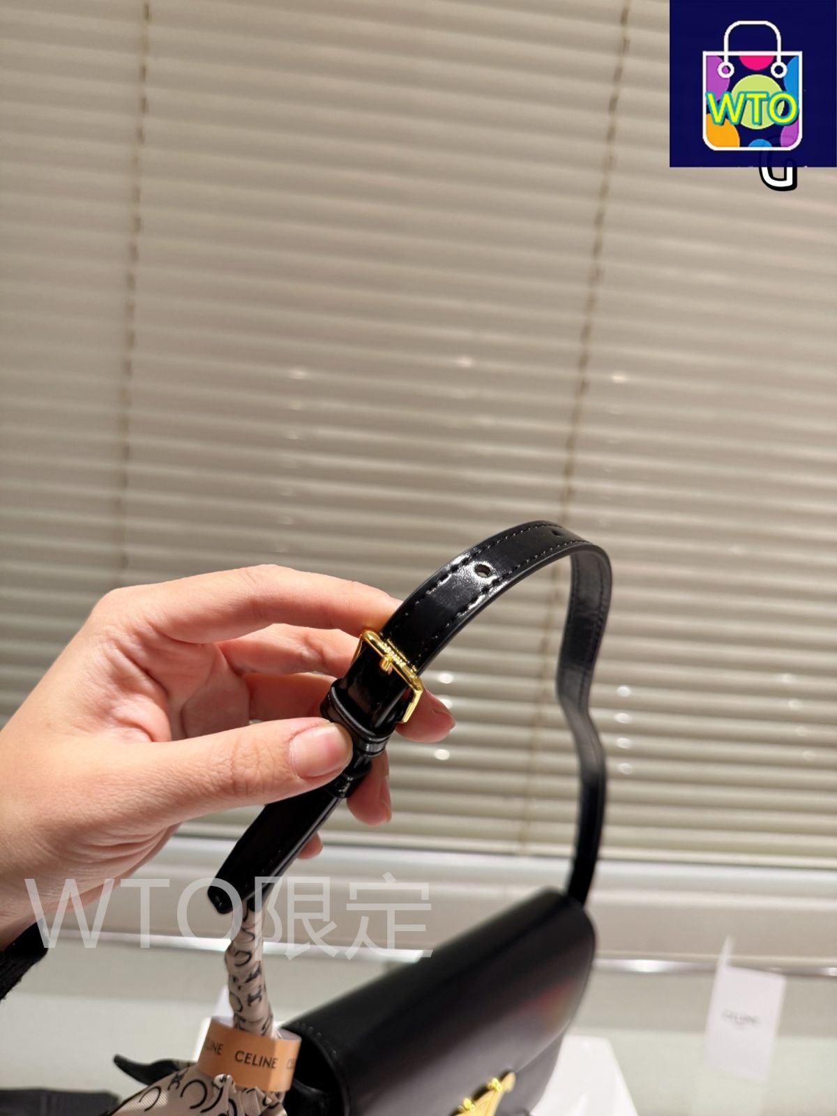 美品 CELINE トリオンフ ロゴ バックル コート 36 モノグラム 美品 CELINE トリオンフ ロゴ バックル コート 36 モノグラム
