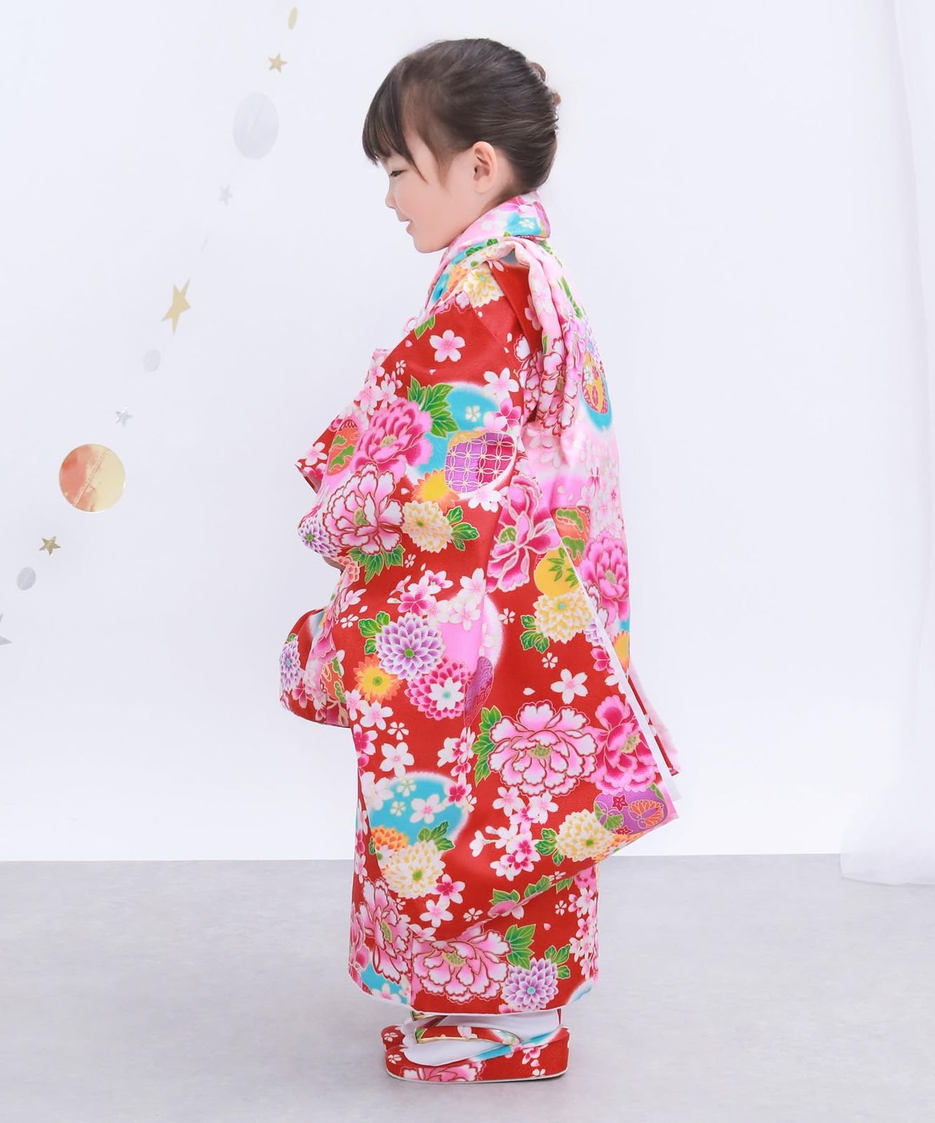KYOETSU キョウエツ 着物セット 七五三用 3歳用 被布セット 華やかA 9点セット 柄被布 柄着物 伊達衿 長襦袢 髪飾り 巾着 草履 腰紐 足袋 ガールズ 6.紅色の花輪舞