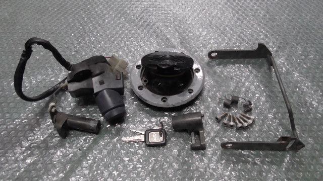 GPX250R2 EX250E の キーセット 1741053979