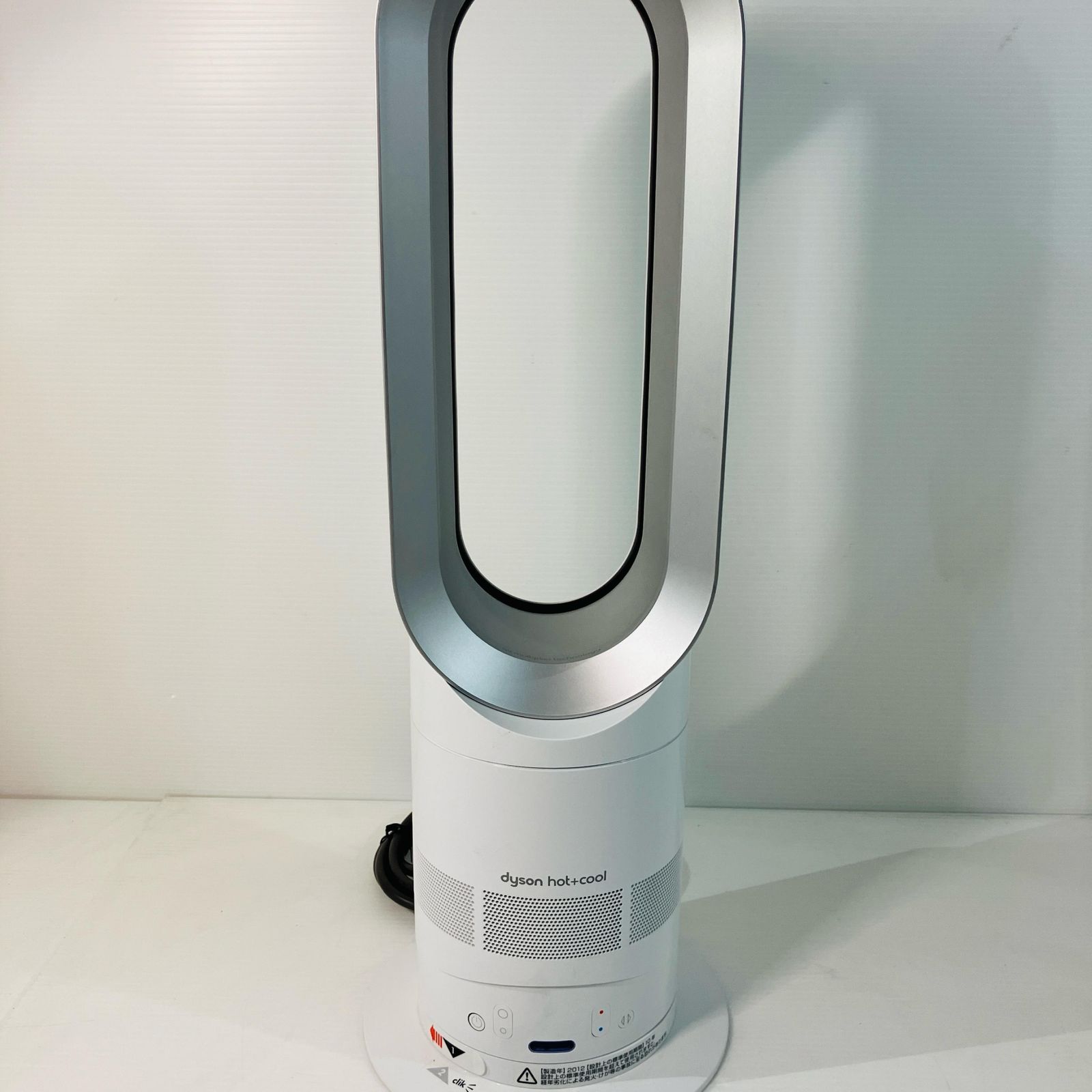 ☆ダイソン Dyson セラミックファンヒーター AM04 ダイソン株式会社 hot＋cool 涼しく 快適 暖かくて 寛ぎ リモコン付き 空気清浄器  ホワイト&シルバー ※ジャンク品(動作品・タイマー不能) 2.47kg - メルカリ