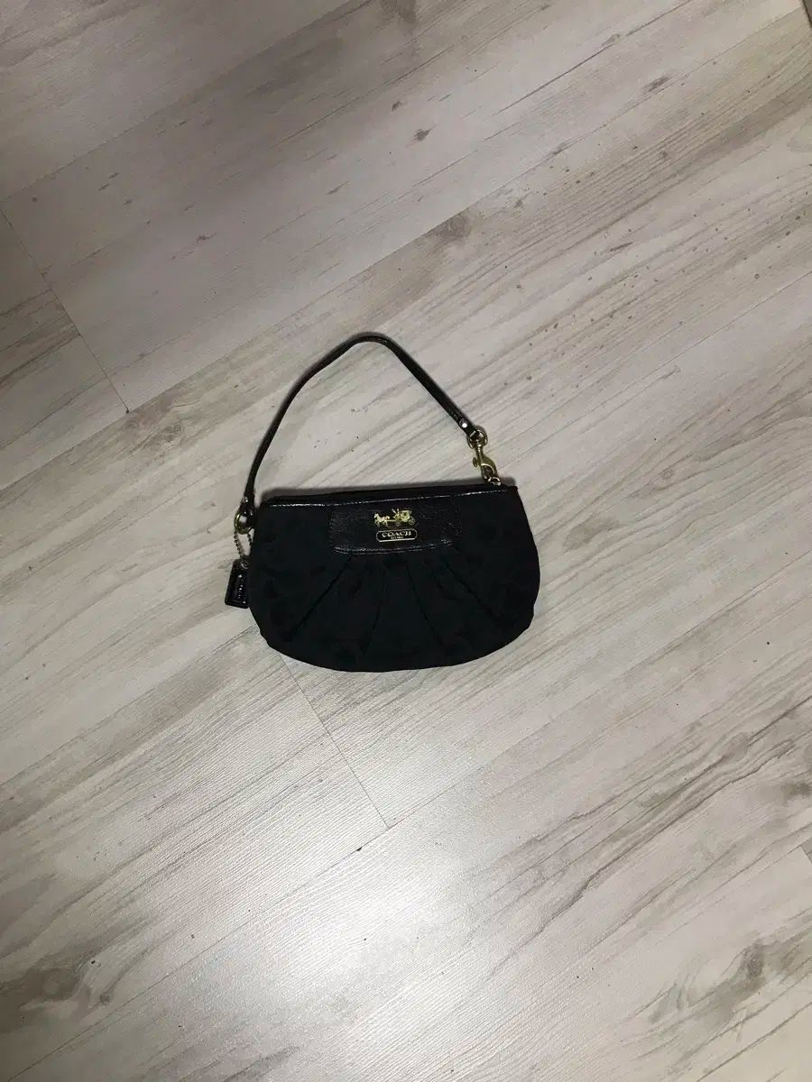 COACH♥コーチ★ミニバッグ☆布＆革★匿名☆らくらくメルカリ便☆追加オフ COACH(コーチ) ミニバッグ - メルカリ