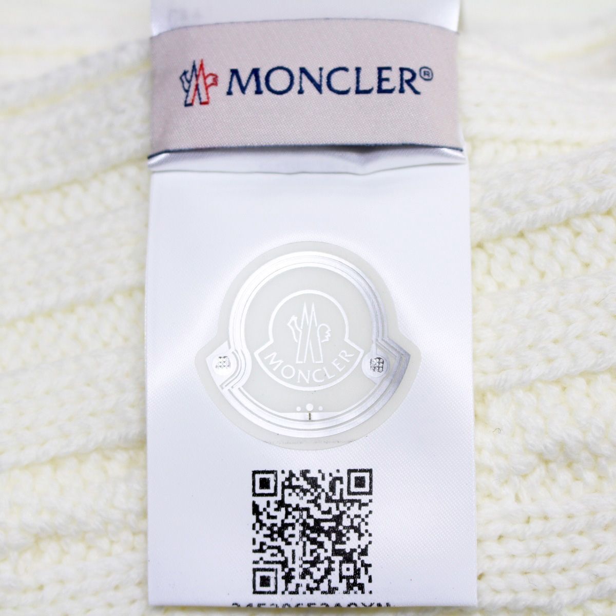133 MONCLER モンクレール 9974400 A9146 ホワイト マフラー
