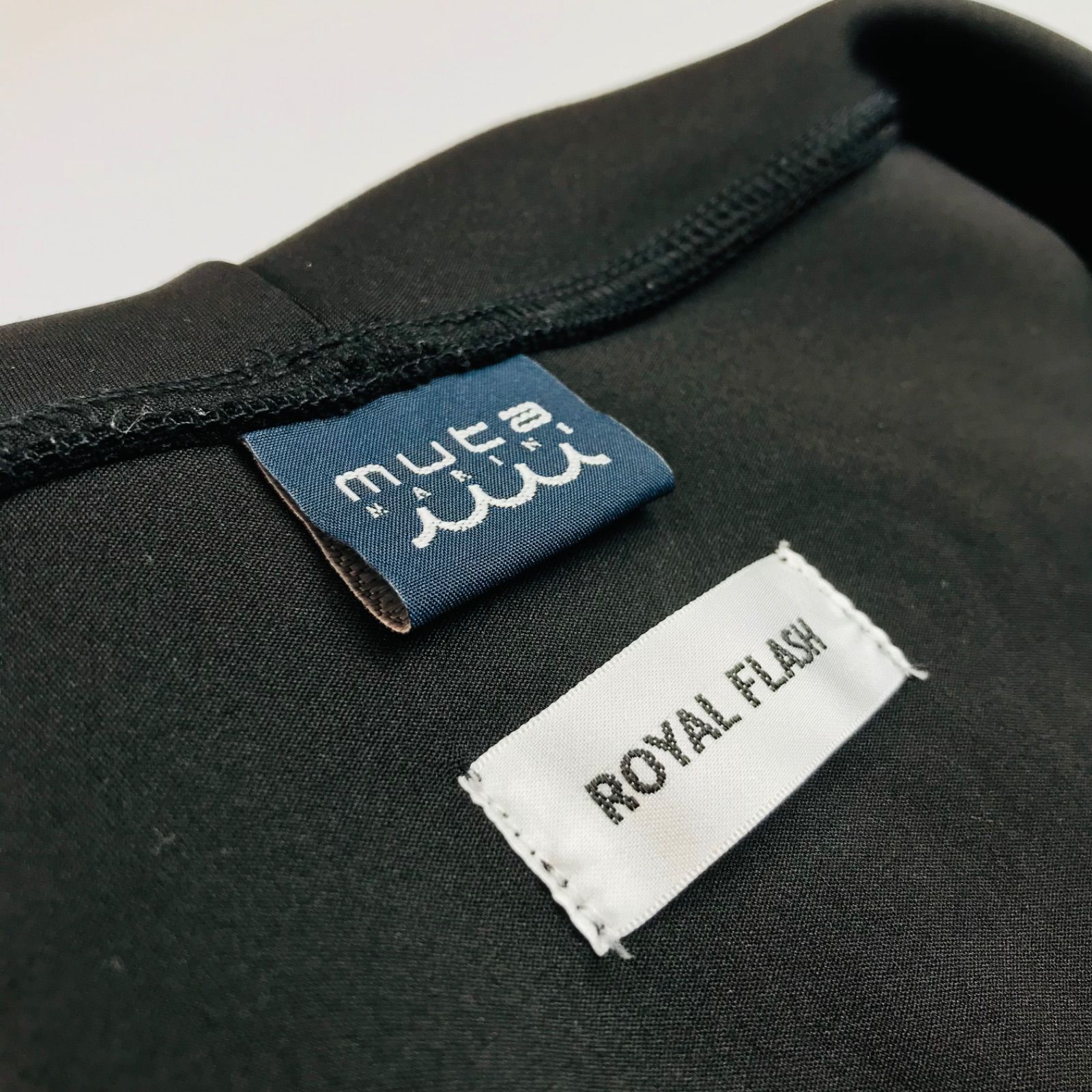美品☆muta MARINE・ムータマリン ROYAL FLASH 別注 メンズ エンボス 