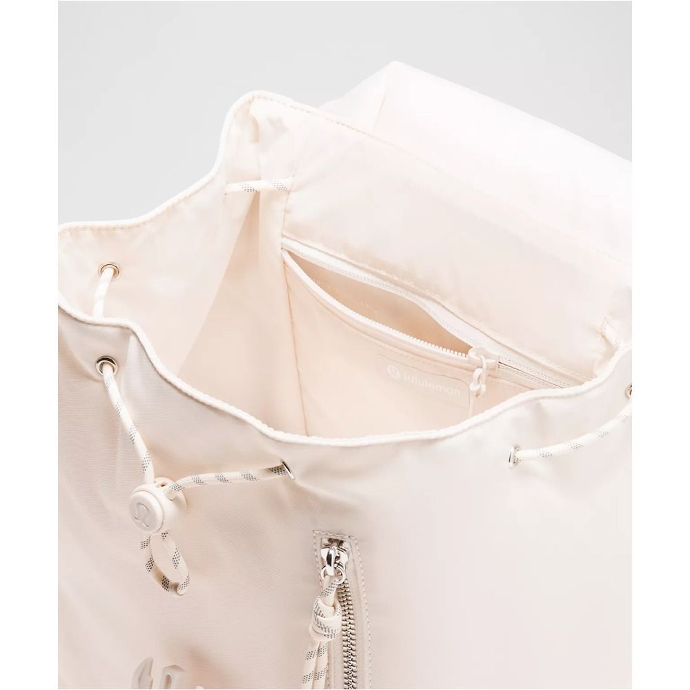 Lululemonドローストリング バケツバック　リュックサック タグ付き新品未開封】Lululemonドローストリング バケツバック