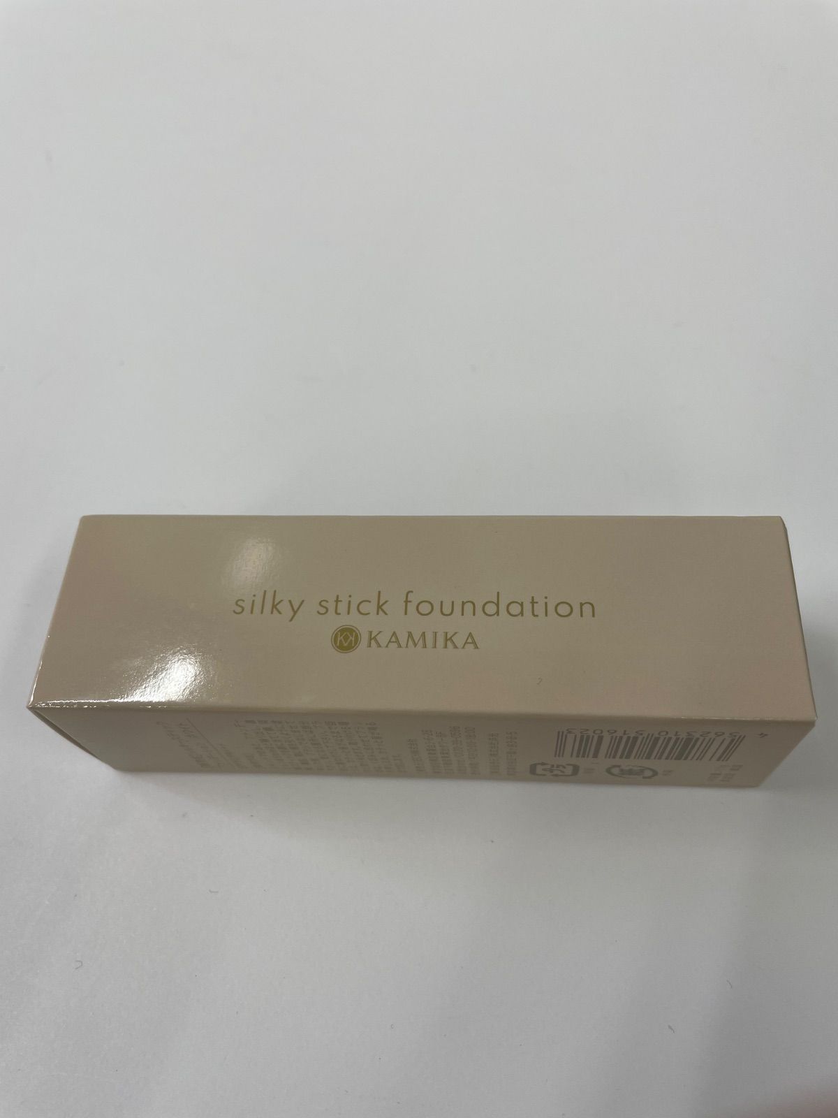 P806 KAMIKA カミカ シルキースティック ファンデーション