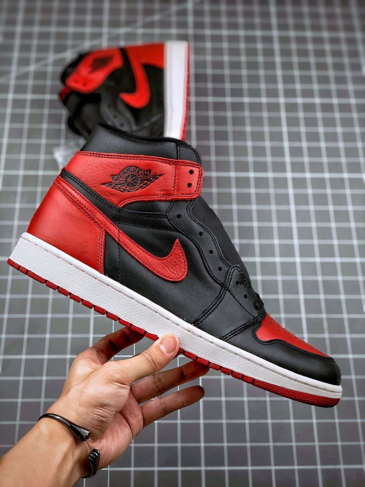 Nike Air Jordan 1 High OG BANNED