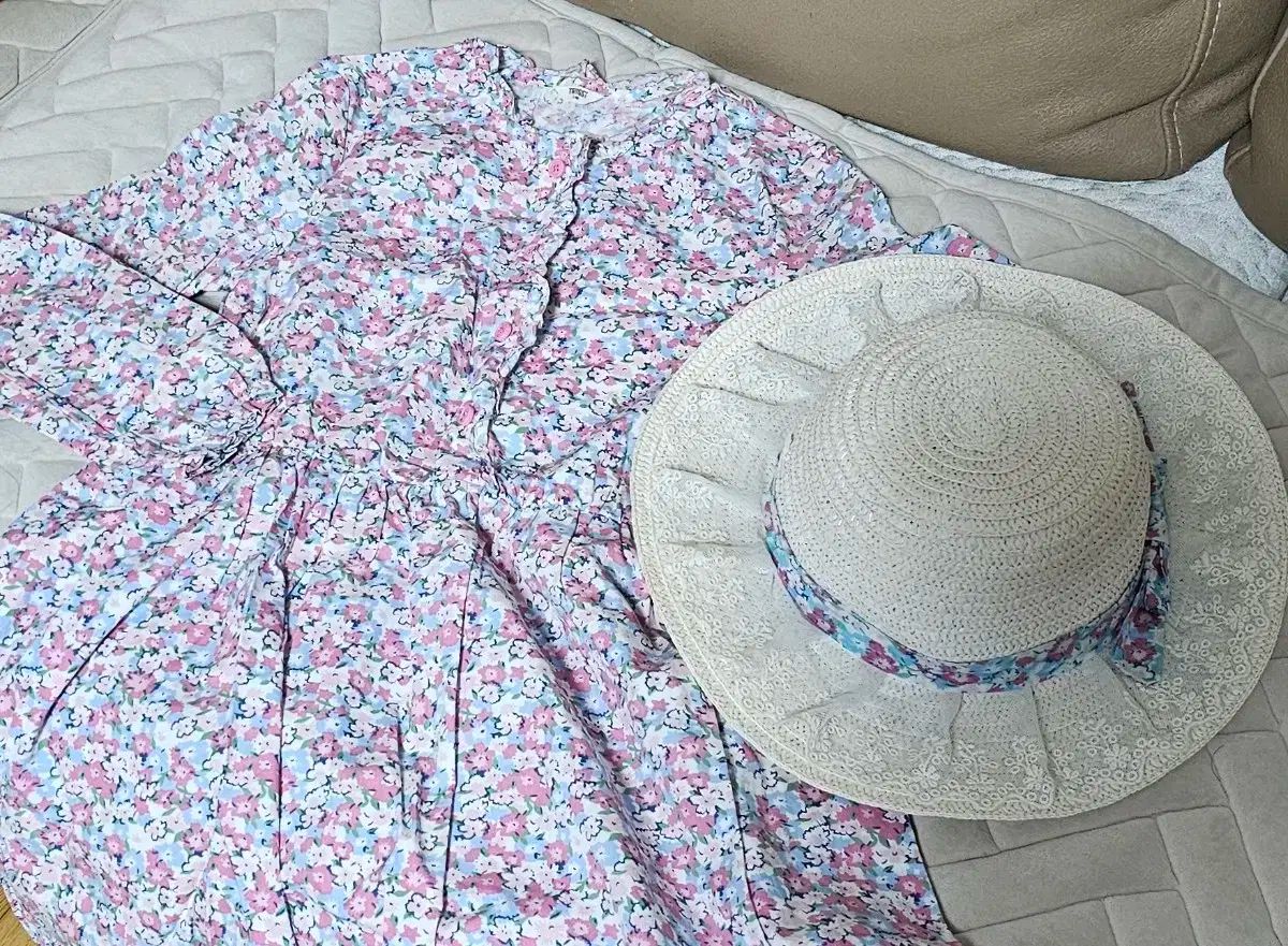 トリッシュ 140 長袖ドレスと 帽子