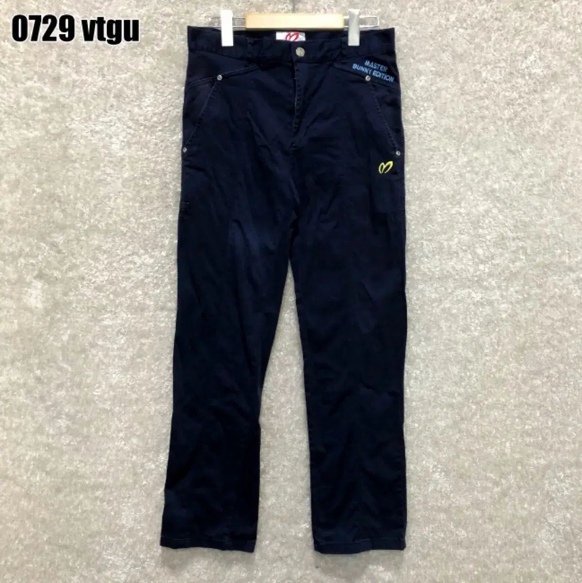 ✨美品✨マスターバニー　ゴルフパンツ　５ マスターバニー×バットマン パンツ グレー×黒 サイドロゴ ウール