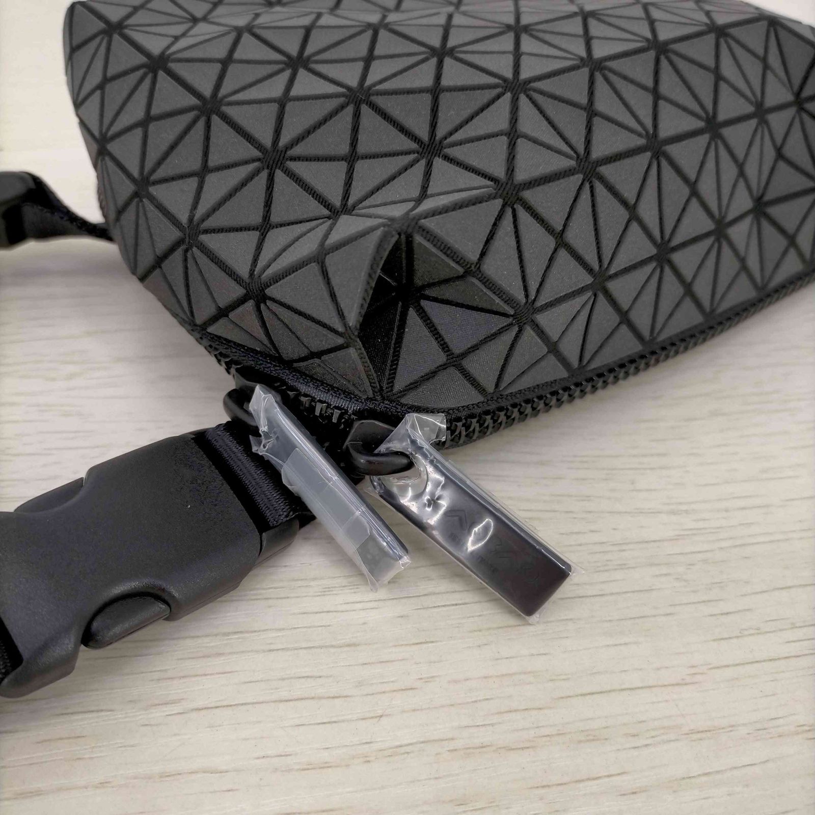 バオバオイッセイミヤケ BAO BAO ISSEY MIYAKE KURO SERIES BEETLE