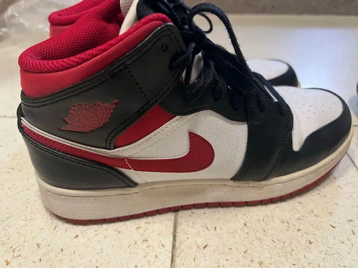 Gs ジョーダン ギムレッド ミッド 240