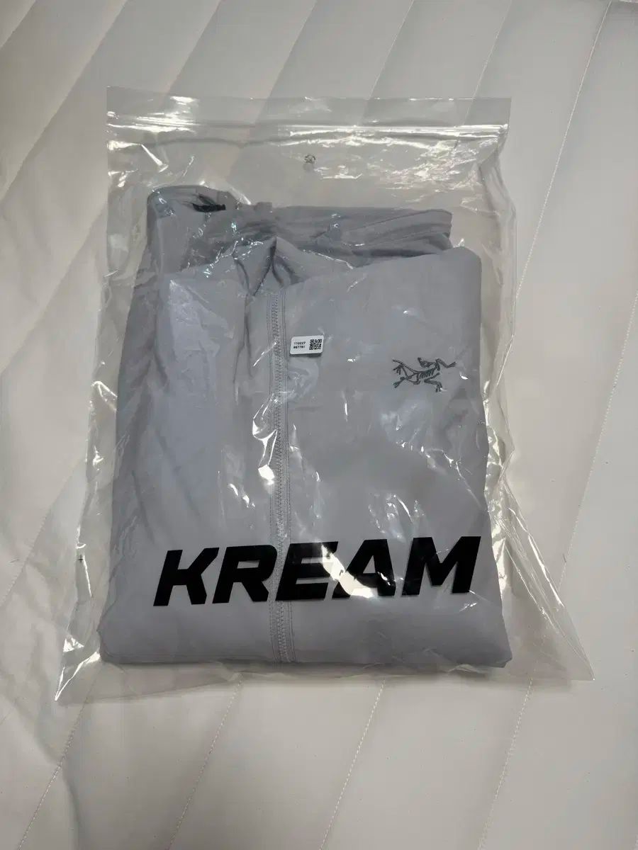 アークテリクス Atom SL フーディ ソリチュード XL