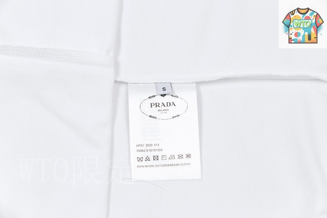 PRADA トライアングルロゴベスト 今日特価】Prada* カスタム トライアングルロゴ ベスト - メルカリ