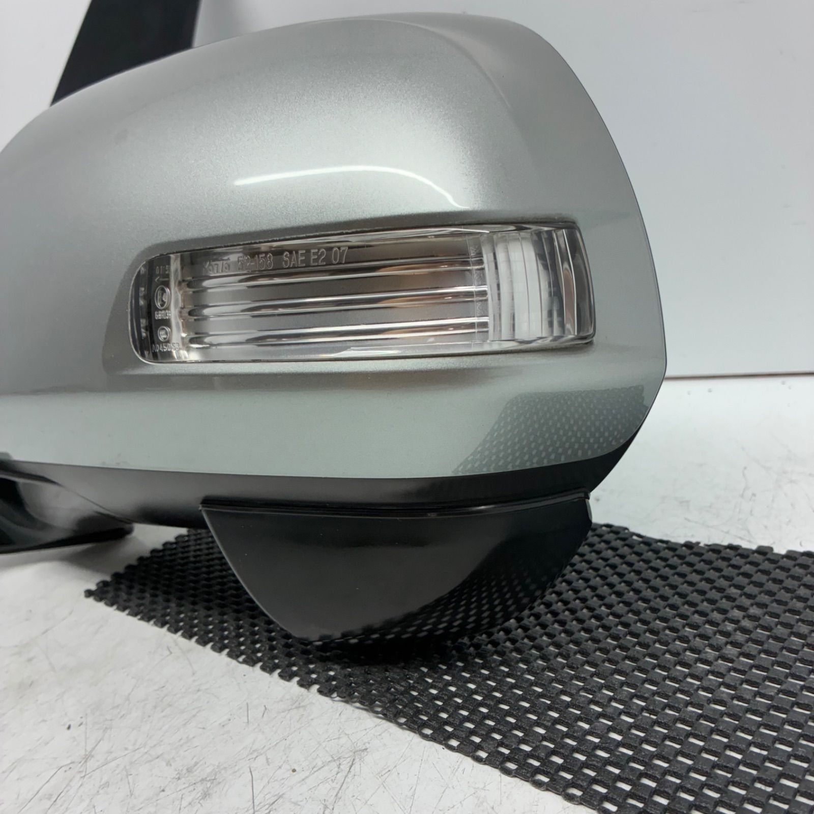 トヨタ純正 エスティマ ACR50w 左ドアミラー 色番号 1F7 エスティマ DBA-ACR50W 左サイドミラー 070 白パール 87940-28A21