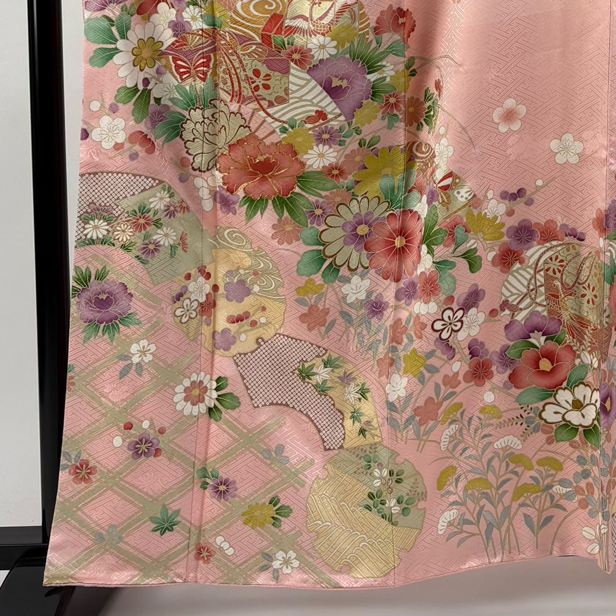振袖 身丈161cm 裄丈65cm M 袷 扇 雪輪 金糸 金彩 薄ピンク 正絹 秀品