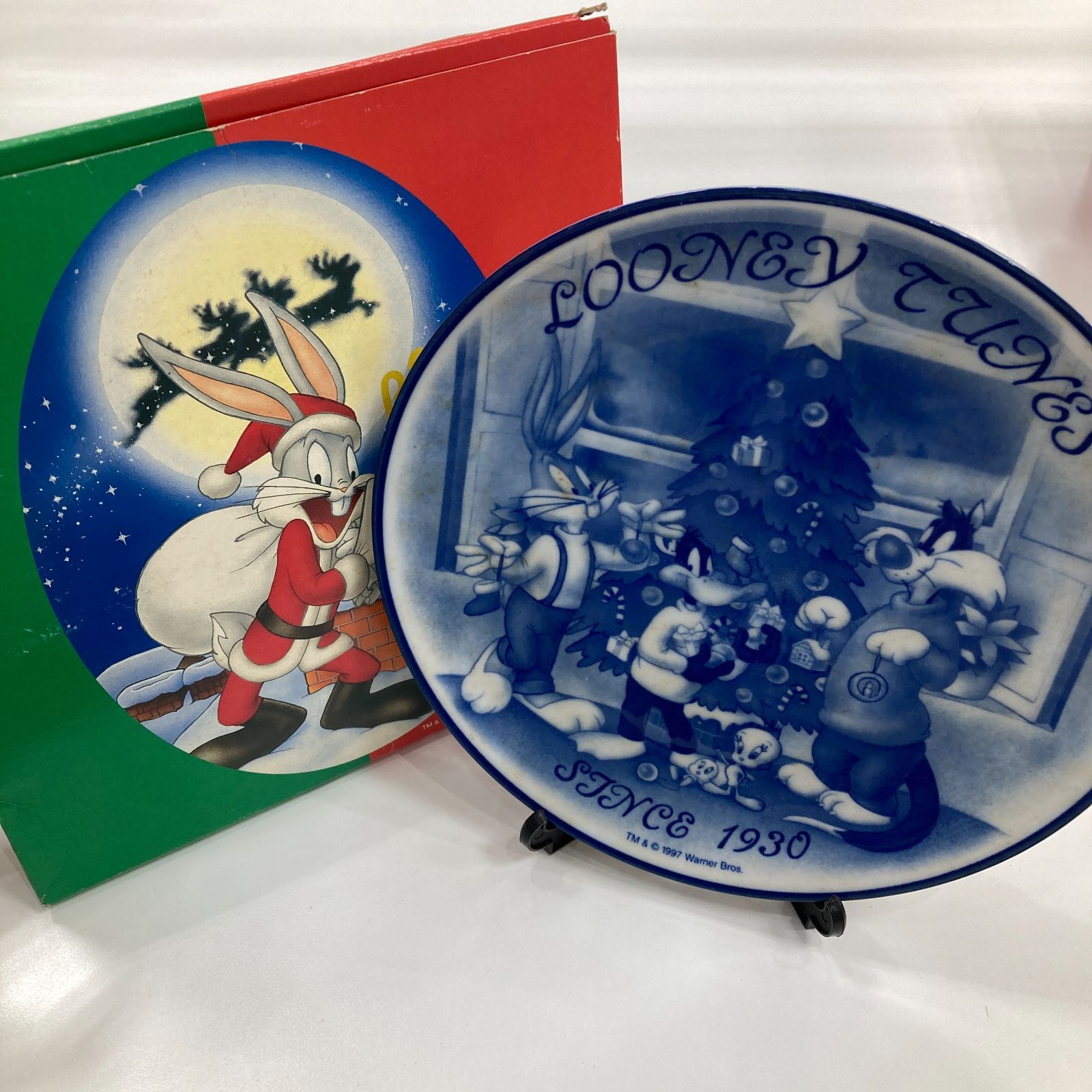A特別価格です！【ヴィンテージ】LONNEY TUNES クリスマス 飾り皿 TOKAI BANK ルーニーテューンズ 陶器 お皿 プレート