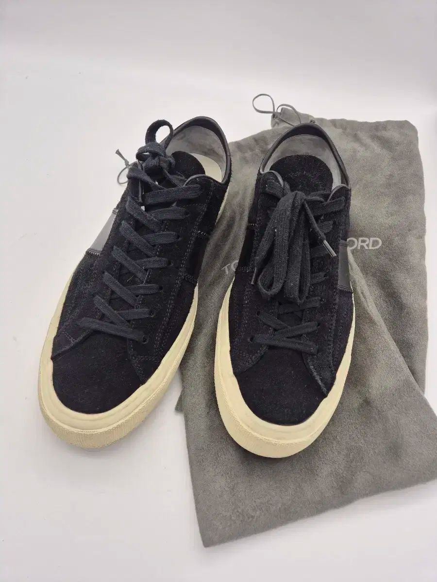 スニーカーズ 275