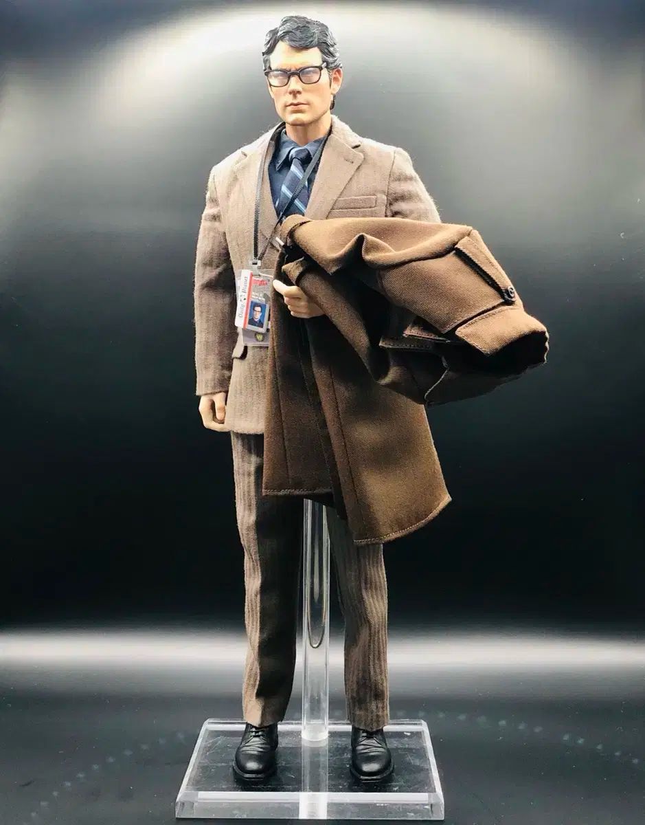 【雷市場（ポンジャン）商品韓国直送】 ホットトイズ DC /スーパーマン ヘンリー・カビル 記者 ver