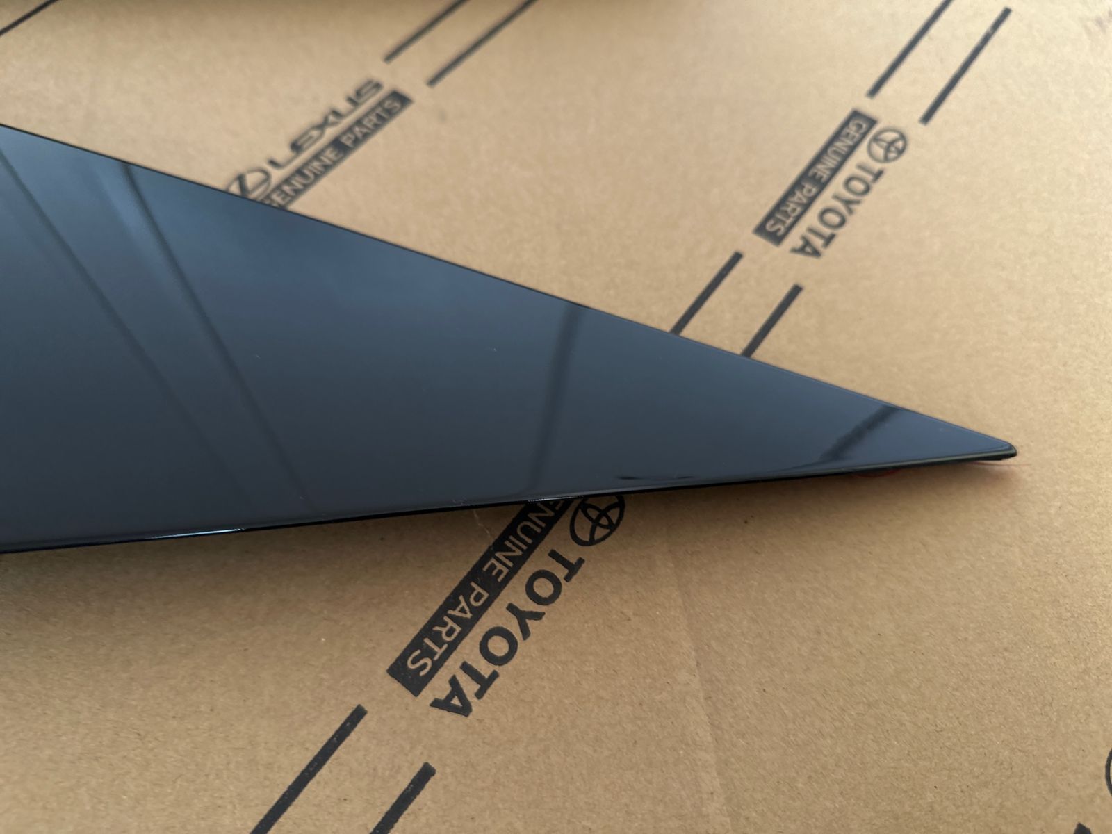 ☆塗装ハガレの修理に☆ZVW50系プリウス☆Cピラーカバー☆安心