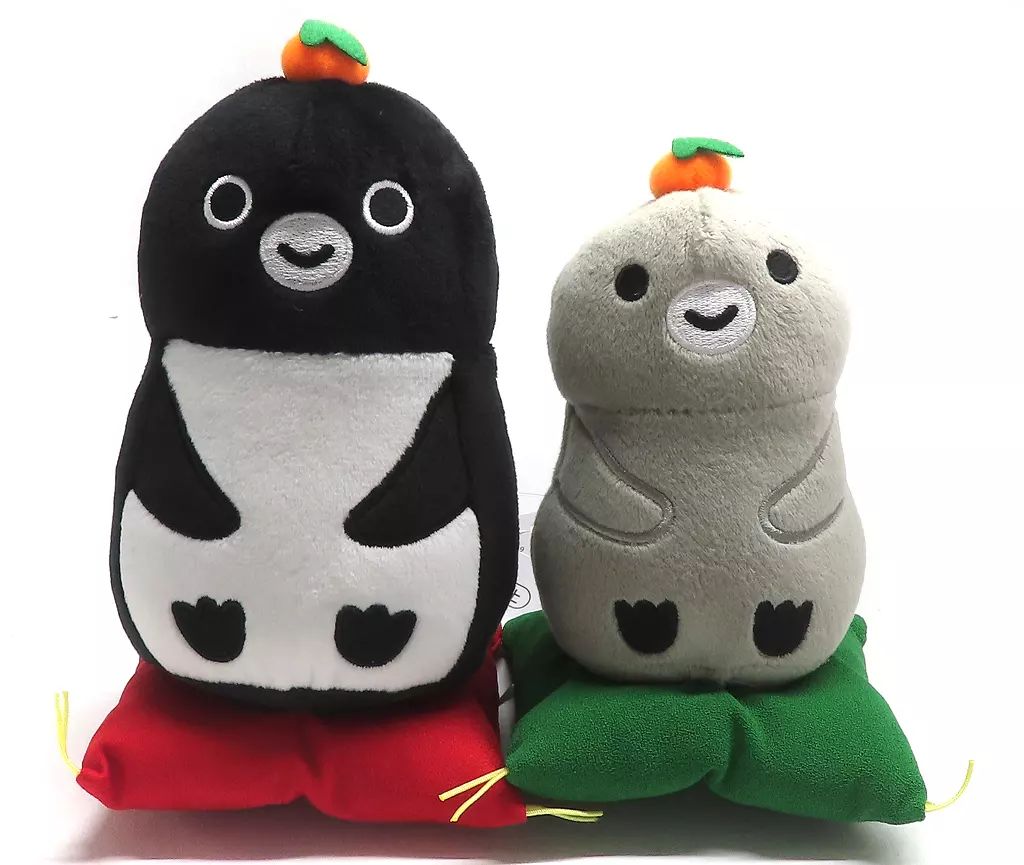 【終売品】Suicaのペンギン　ぬいぐるみ　年賀ぐるみ　鏡餅 中古】ぬいぐるみ Suicaのペンギン 年賀ぐるみ(鏡餅風) - メルカリ