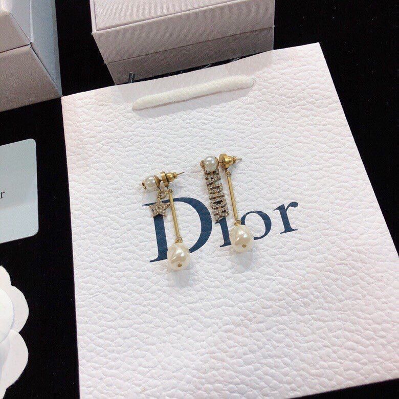 【Dior】ディオール 最新 大小のパール ダイヤモンドインレイ 純銀ピン ピアス