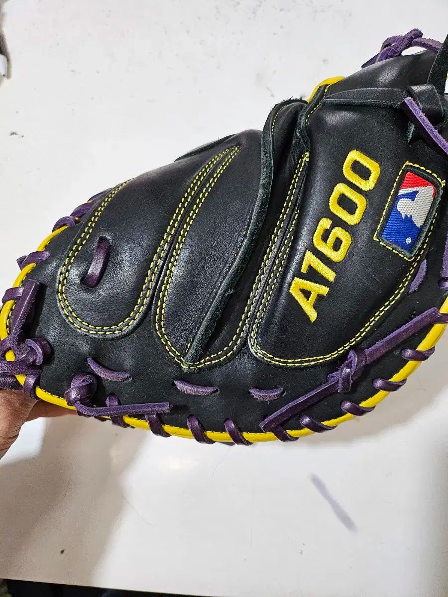 ウィルソン硬式内野手用グローブ 硬式用 Wilson Staff DUAL 内野手用 DS型 - ブラックSS by Wilson