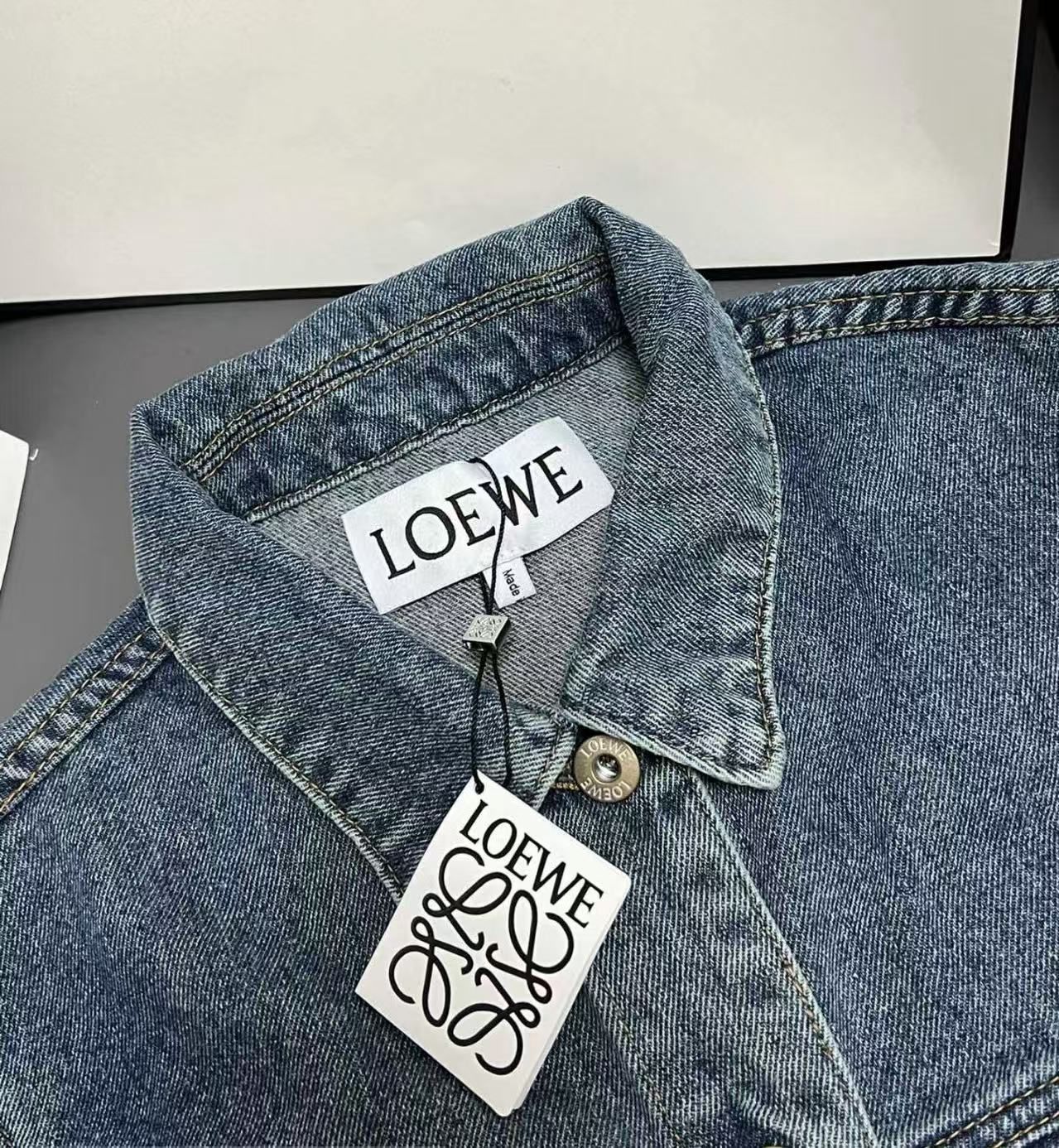 LOEWE デニムジャケット 新品タグ付き LOEWE デニムジャケット 新品タグ付き