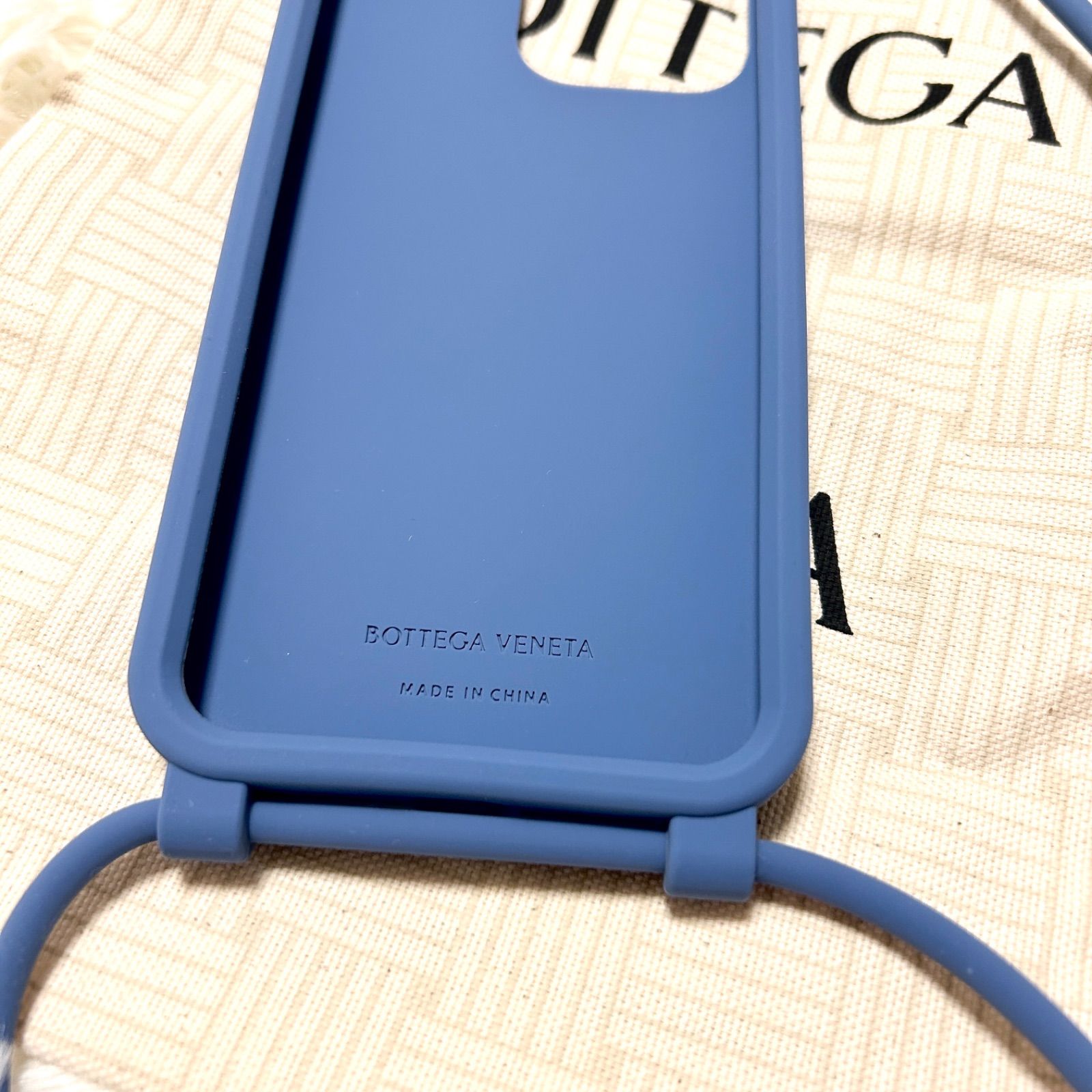 BOTTEGA VENETA ボッテガヴェネタ ストラップ付 iPhoneケース