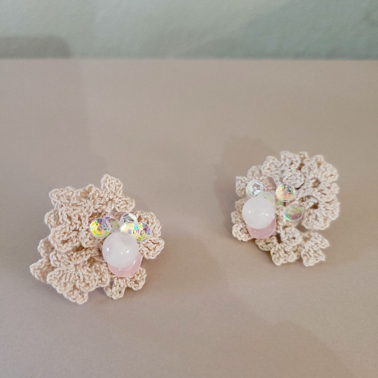 ピアス イヤリング fleur 花 ローズクォーツ 天然石 金属アレルギー