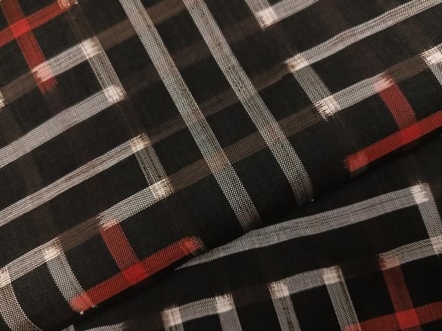 平和屋着物●本場大島紬　龍郷絣　秋名バラ　反端付き　正絹　逸品　AABB8189ph 平和屋着物○本場大島紬 龍郷絣 秋名バラ 反端付き 正絹 逸品