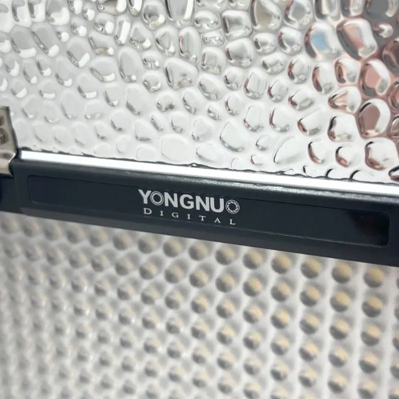 中古品】YONGNUO YN600L LEDライト 撮影用 照明 三脚 リモコン付