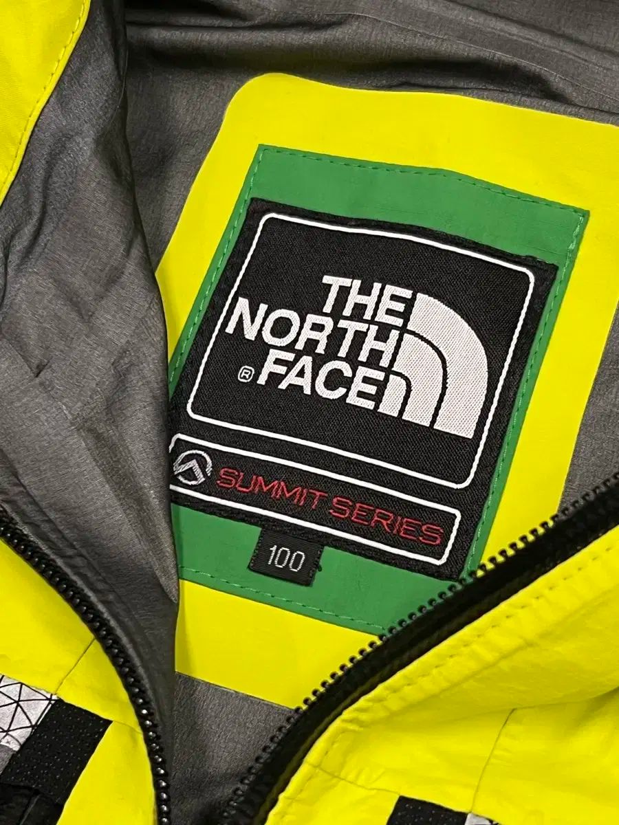 登山 ジャケット