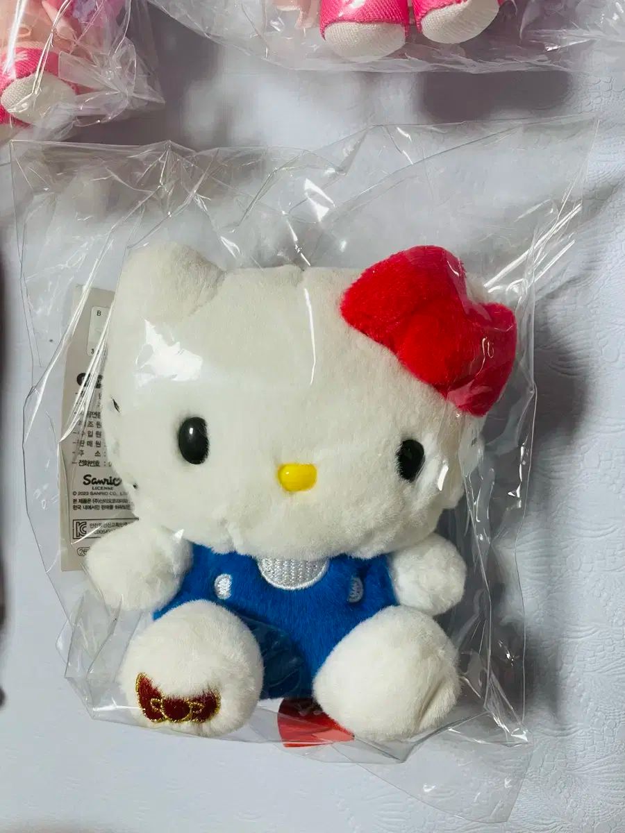 新品未開封　S.H.Figuarts 仮面ライダーオーズ　５体セット　正規品 キティ 50 記念日 マスコット