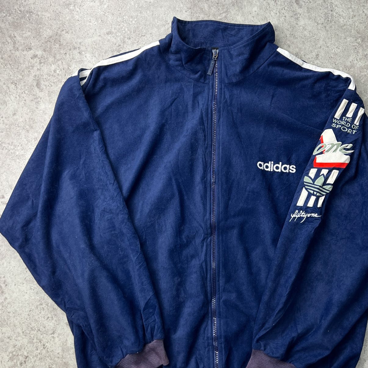 激レア】80s 80年代 90s 90年代 アディダス adidas ベロア トラックジャケット ジャージ Lサイズ ゴールデンサイズ トレフォイル  万国旗 希少 在原みゆき 小松菜奈 常田大希 菅田将暉 - メルカリ