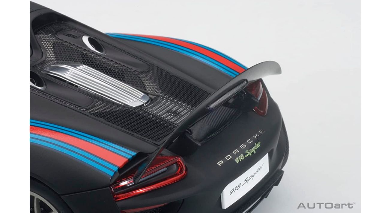 AUTOart 1/18 ポルシェ 918 スパイダー バイザッハ・パッケージ ブラック/マルティニ・ストライプ 77929 Porsche 918  Spyder Weissach Package Black/Martini Stripe