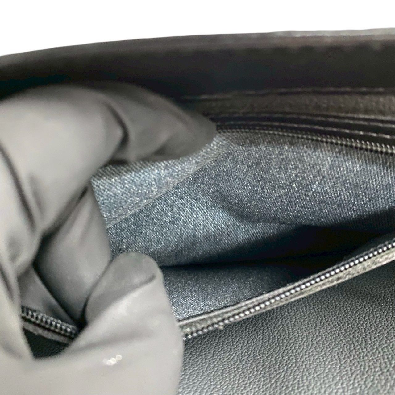 ほぼ未使用 LOUIS VUITTON ルイヴィトン サックプラ エピ レザー ほぼ未使用 LOUIS VUITTON ルイヴィトン サックプラ エピ レザー