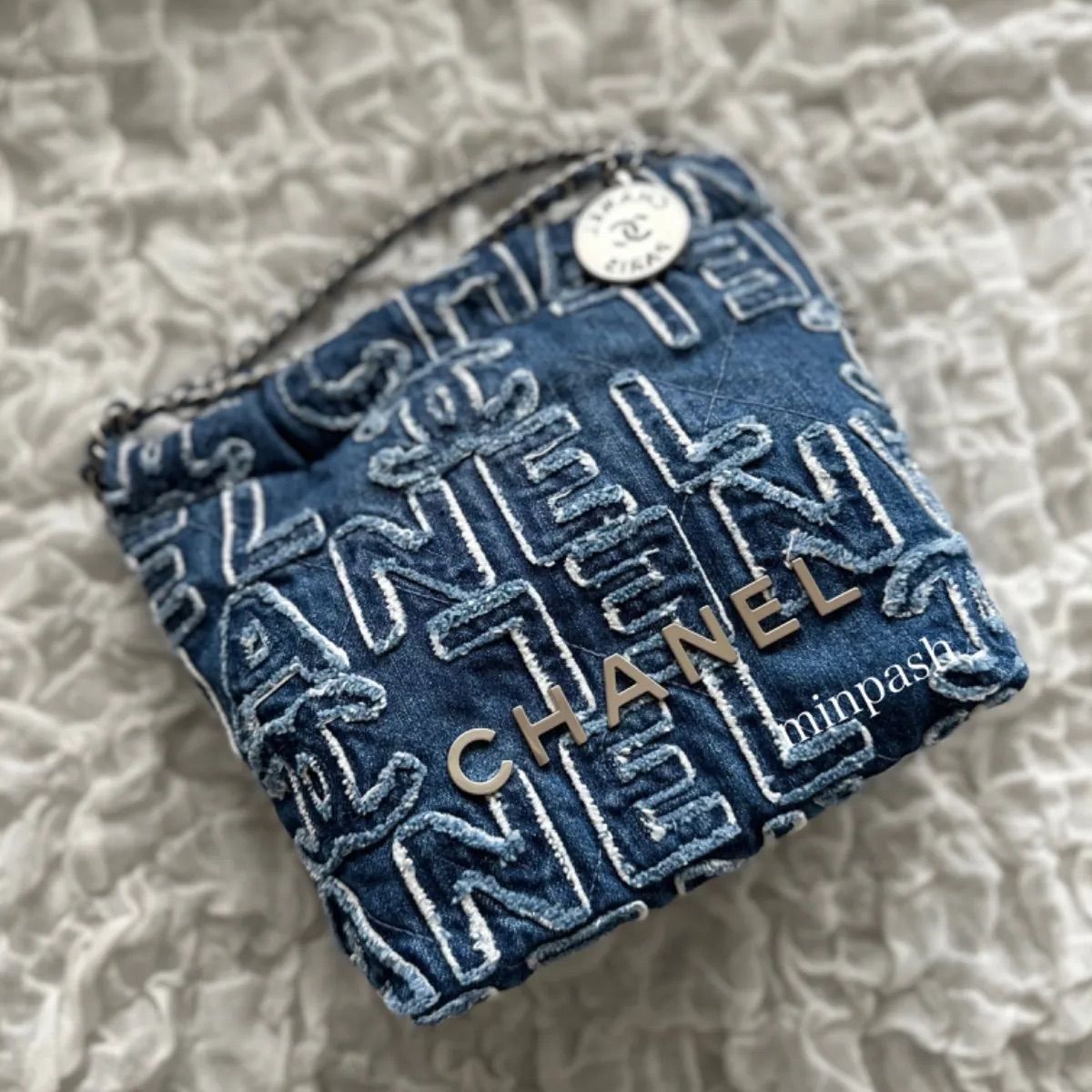新作✨CHANEL ♡ CHANEL22ミニ デニム レア ハンドバッグ 貴重 - メルカリ