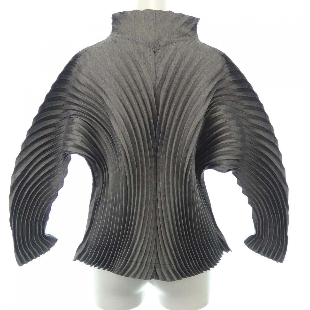 イッセイミヤケ　ISSEY MIYAKE カーディガン イッセイミヤケ ISSEY MIYAKE カーディガン - メルカリ