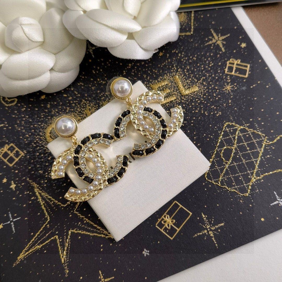 ★パールとフェザーの組み合わせ★CHANEL イヤリング 可愛い【CHANEL】ホワイトパール ピアス イヤリング (CHANEL