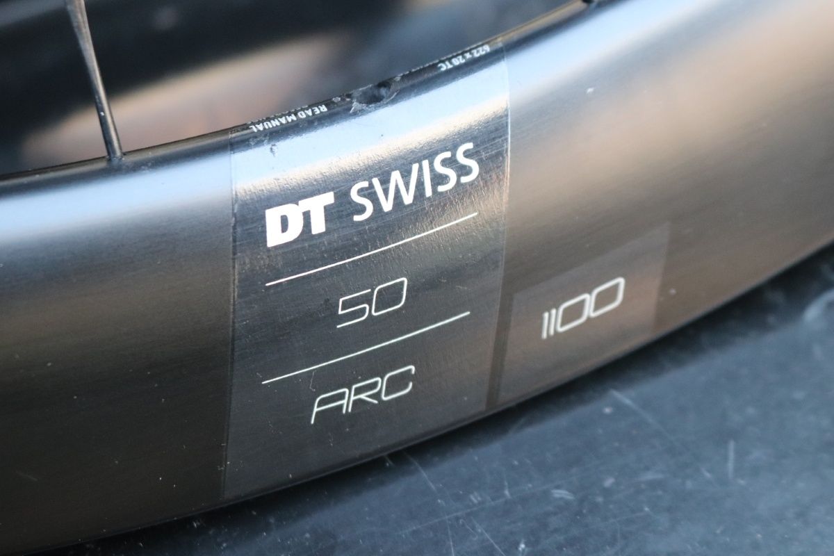 DTスイス DT SWISS ARC1100 DICUT DB 50/62 カーボン チューブレス 