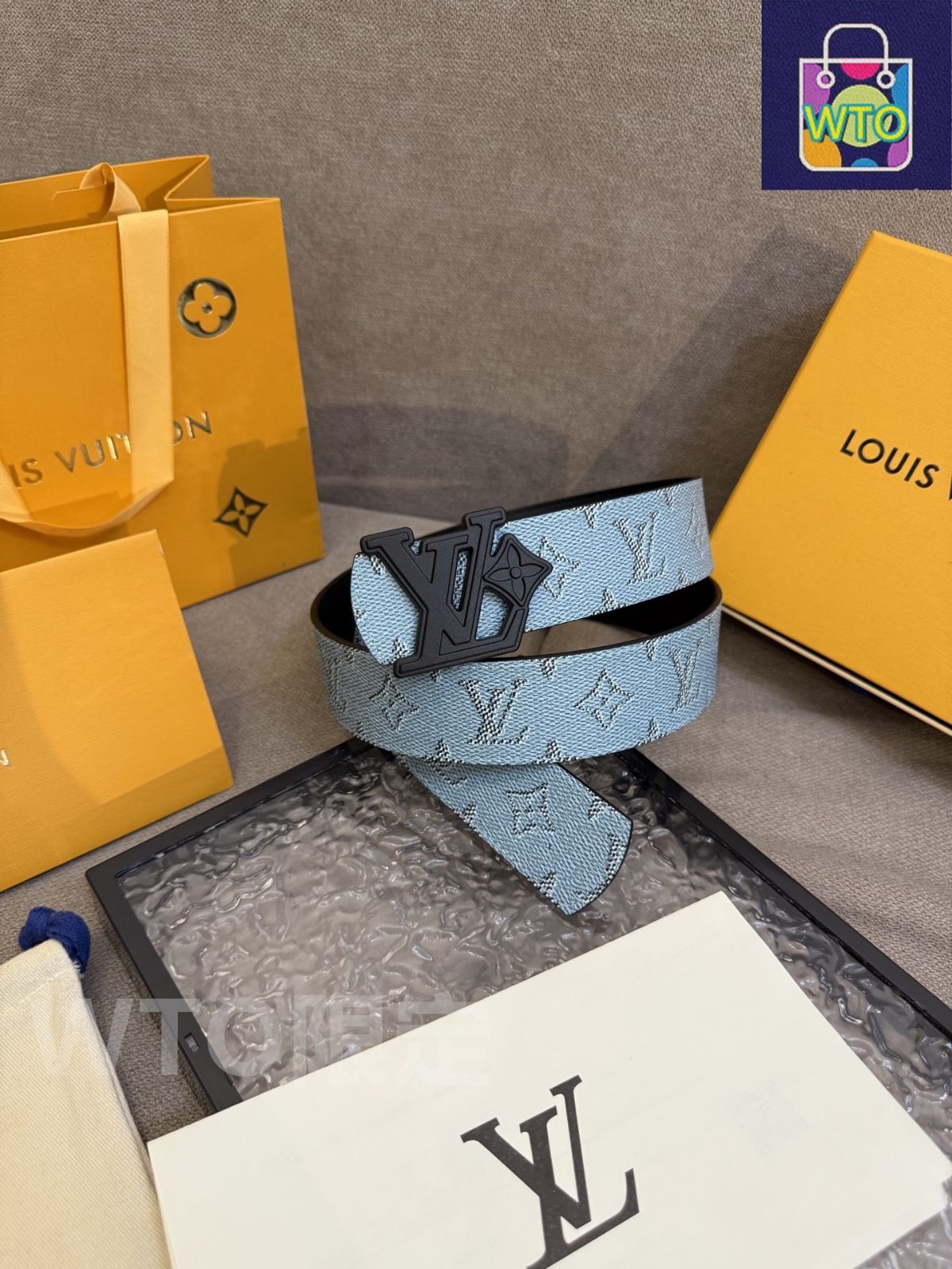 ルイヴィトン　ベルト　リバーシブル ルイヴィトン スーパーコピーベルト・LV イニシャル 40MM