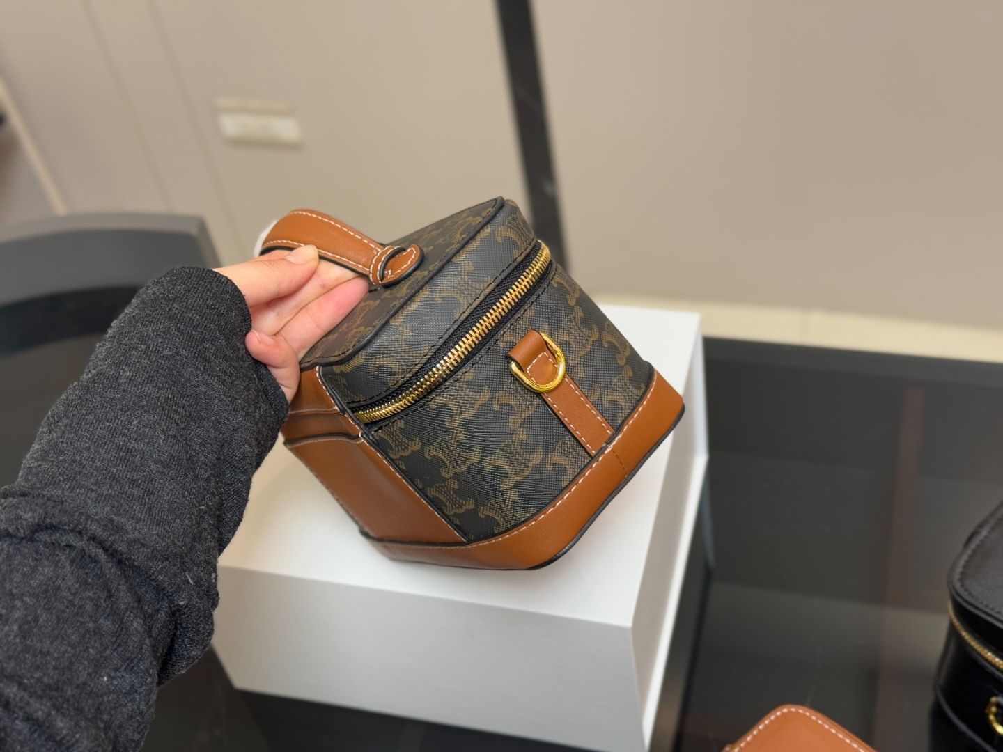 Celine] バニティ 化粧ポーチ｜本日限定特価｜新品未使用-WTO