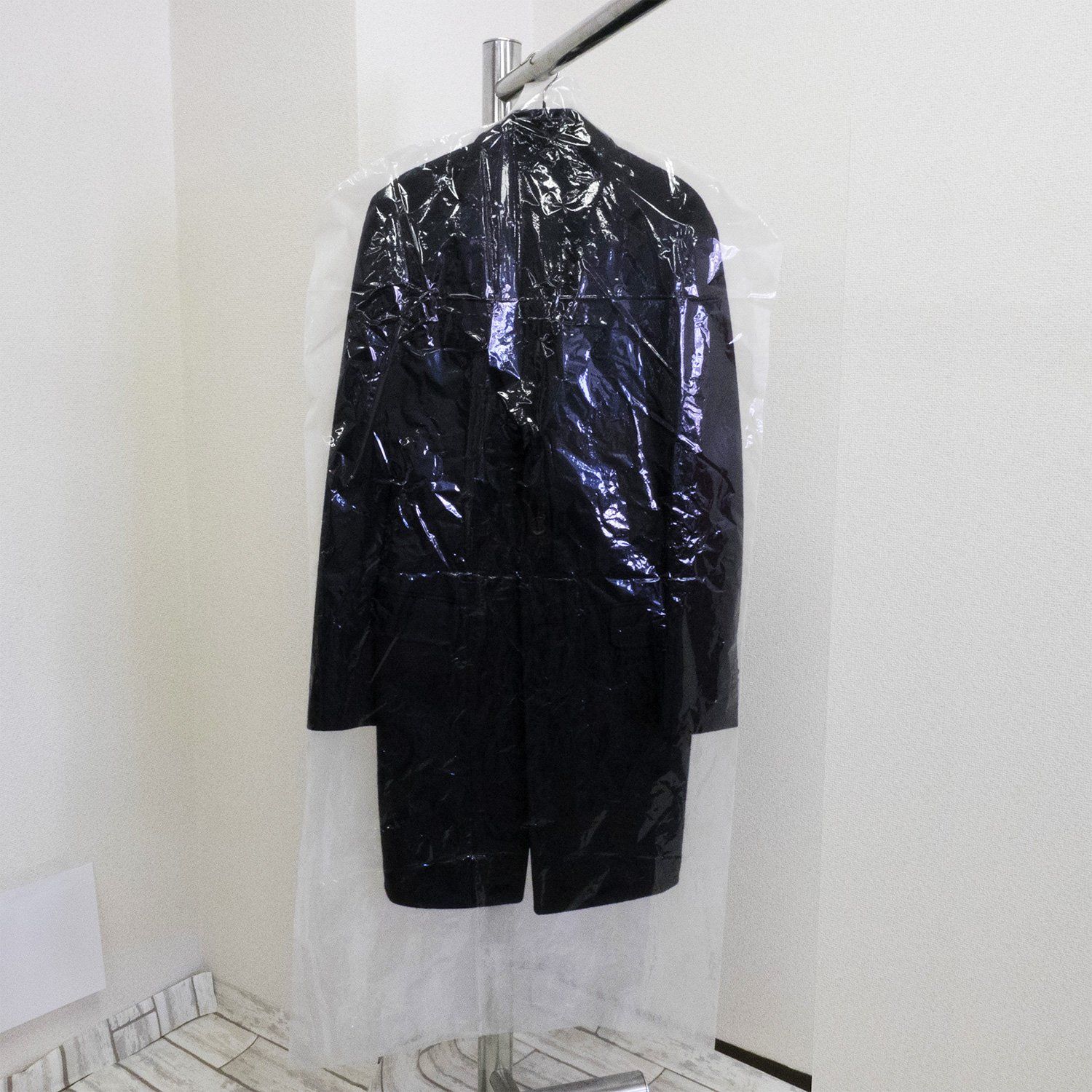 新着商品 洋服カバー 衣類カバー コートサイズ 30枚 片面透明 片面不織布で中身が見える 安心の 大切な衣類のほこりよけに