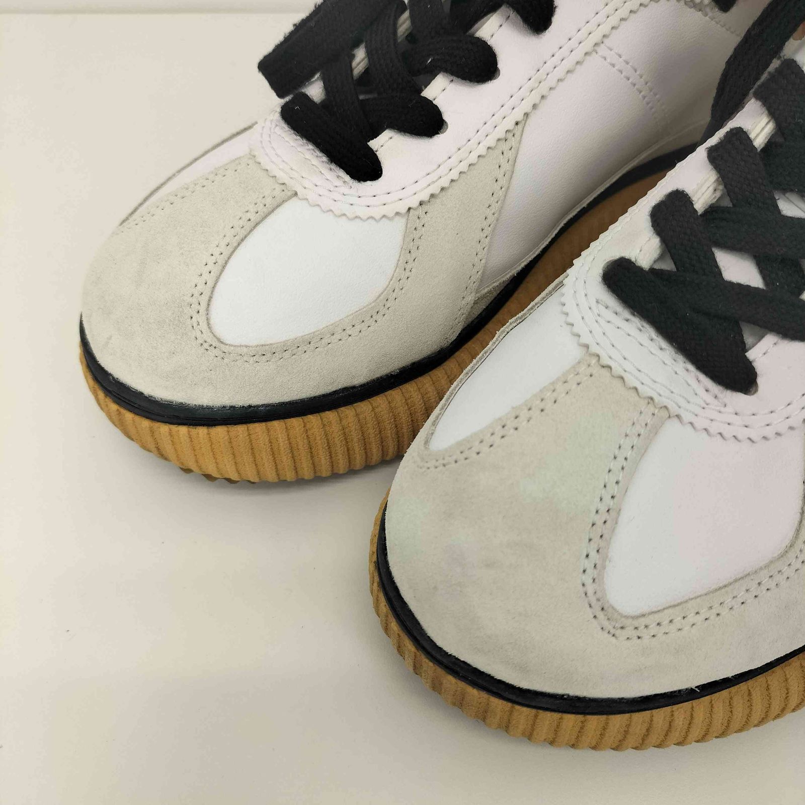 【美品】一度着用onitsukatigerレディーススニーカー23cm Onitsuka Tiger - オニツカタイガー スニーカー レディース 23cm