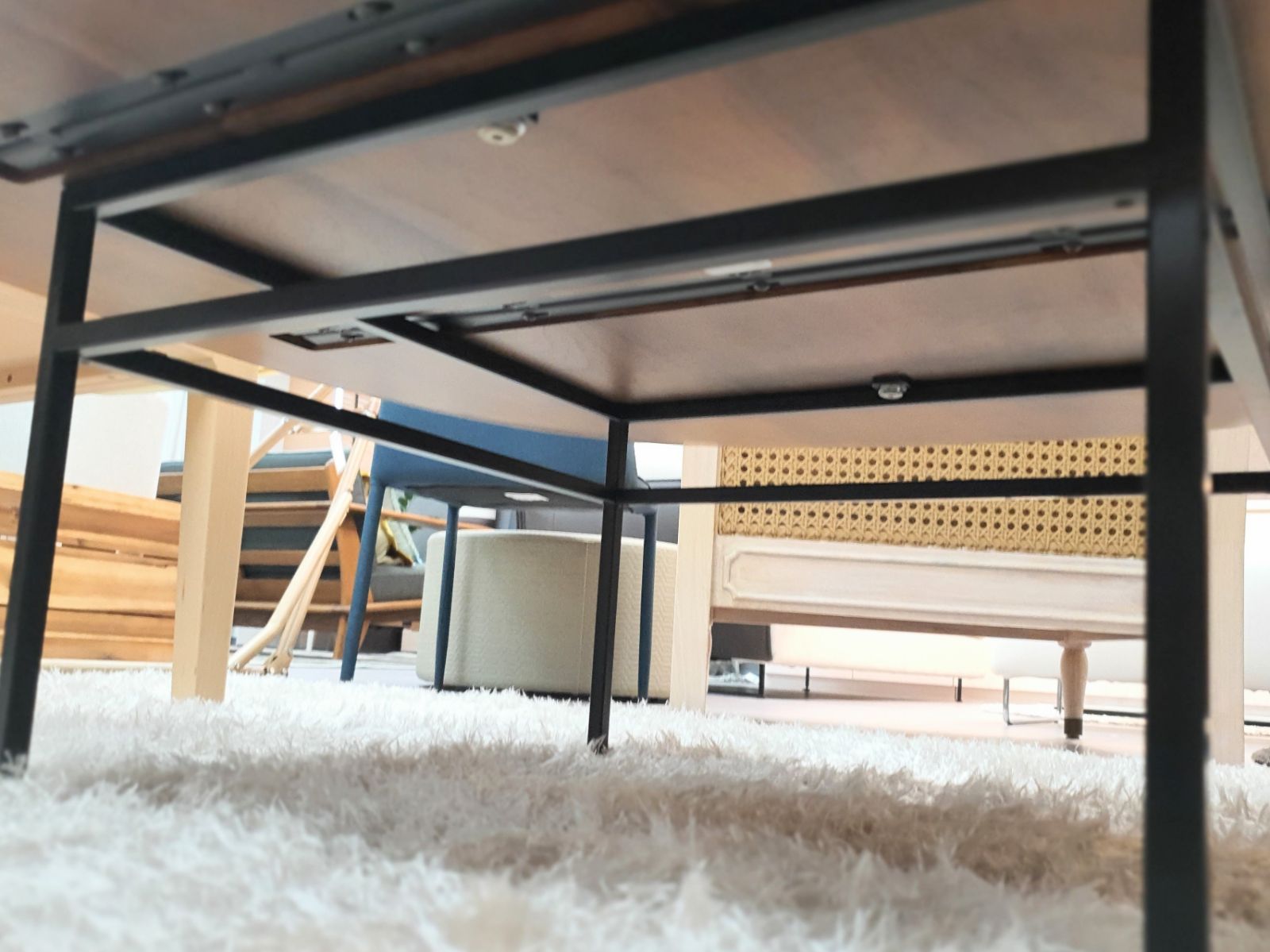 センターテーブル