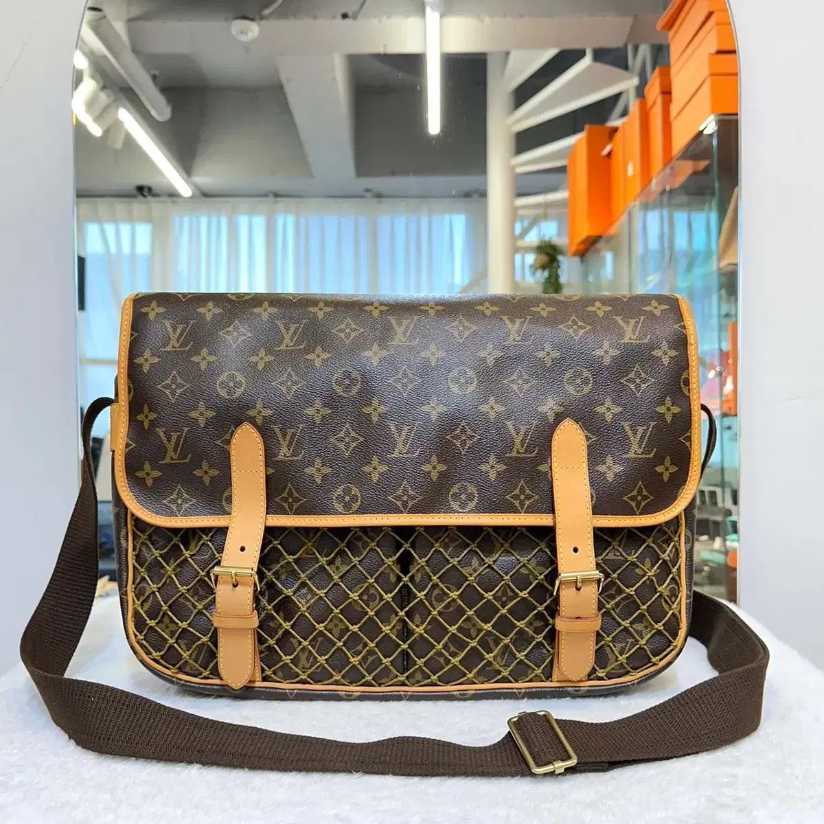 Louis Vuitton ルイヴィトン モノグラム コンゴ人 MM クロスバッグ m40116 ー H042401