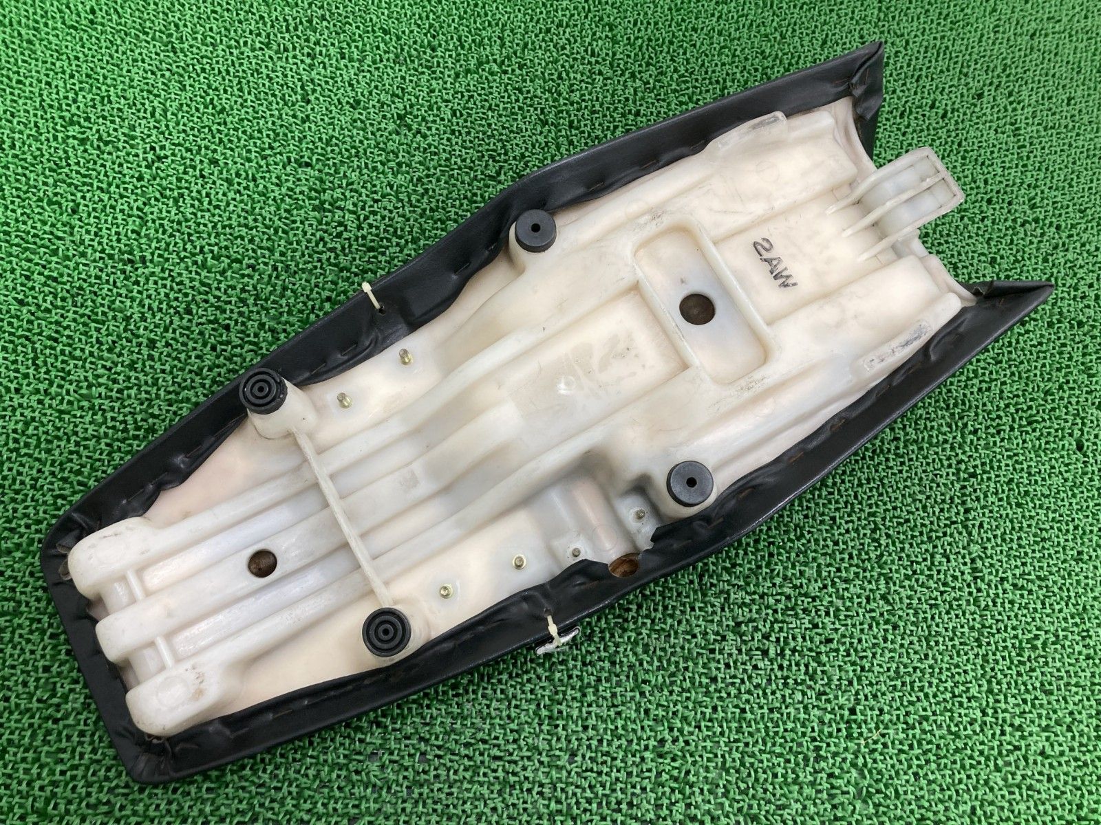 TZR250 シート 1KT ヤマハ 純正 バイク 部品 修復素材や張り替えベース