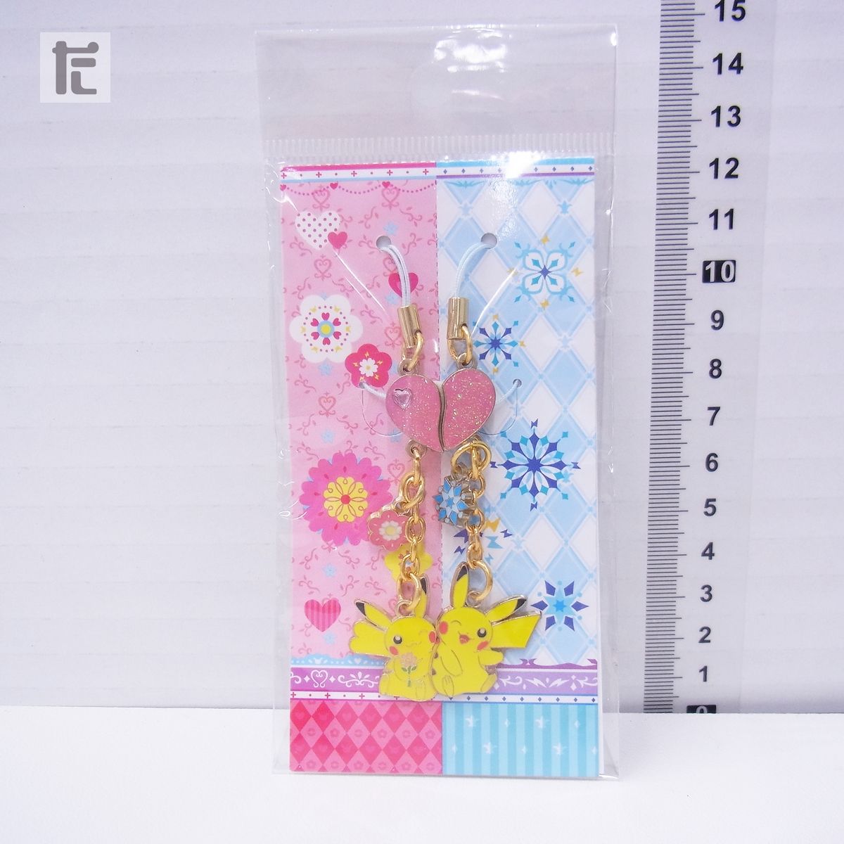未開封 ポケモンセンター ペアピカチュウ チャームストラップset