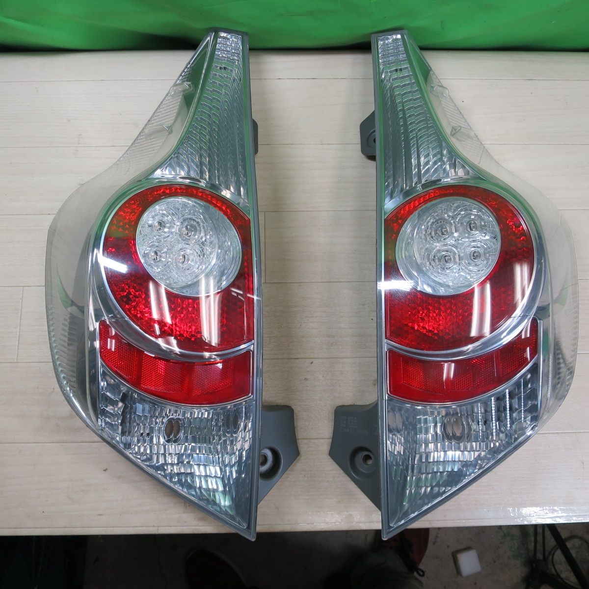 左右セット トヨタ NHP10 アクア 純正 テールライト STANLEY 52-252 テールランプ カー パーツ TOYOTA 現状品